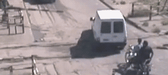 222113i9unc4zh4flh9q09.gif