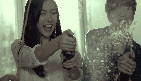 RAYjezlCtH8mhj.gif