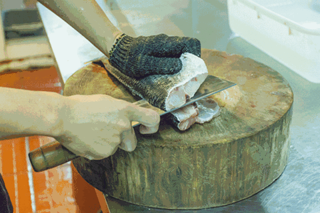 133203eqqagnm9n0055qr2.gif